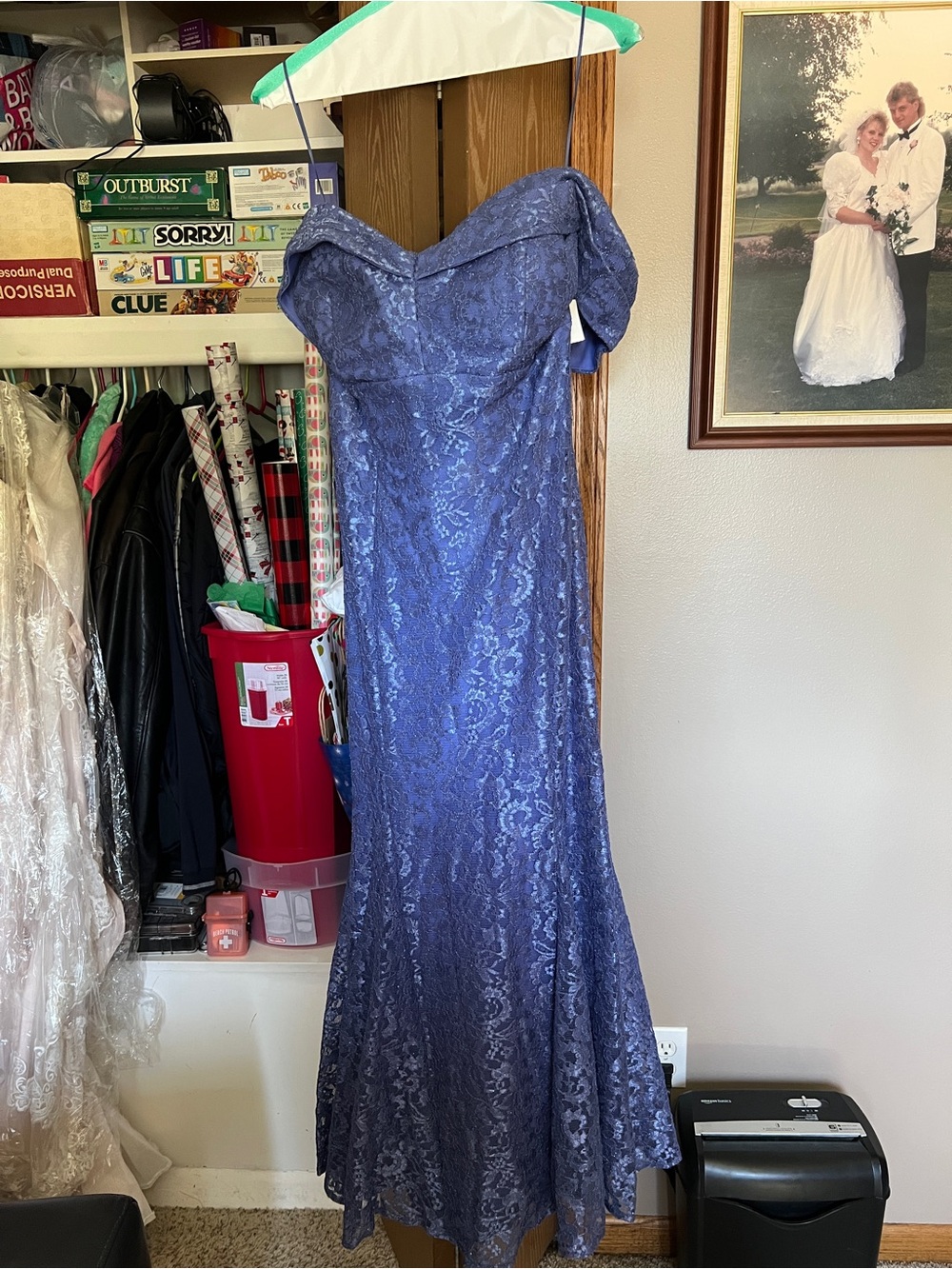 Elegant Off-Shoulder Lace Evening Dress